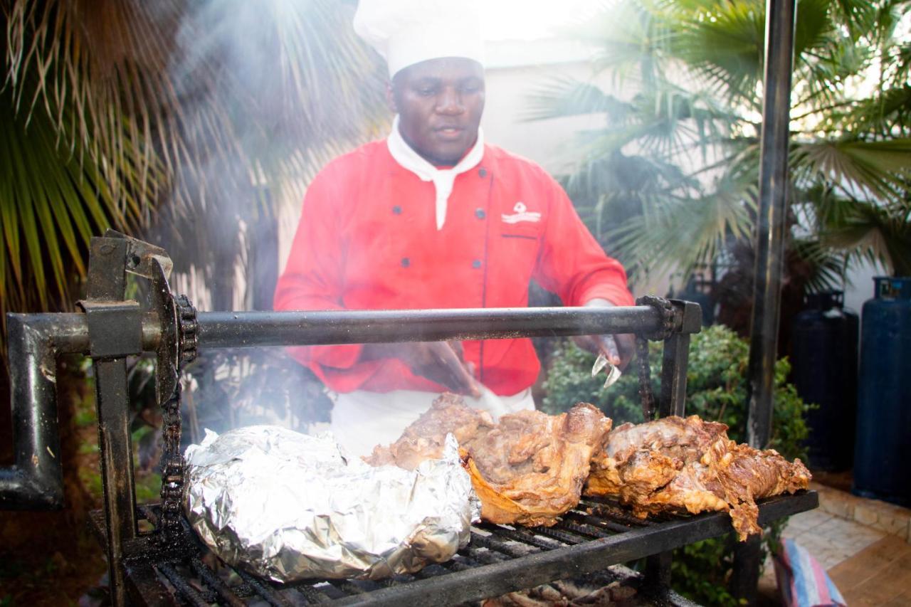 Hotel Distinction Gardens Siaya Esterno foto